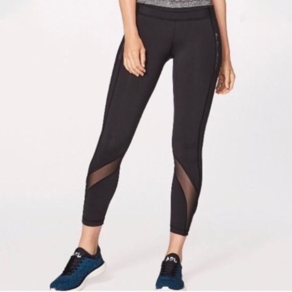 Lululemon Inspire Tight II (Mesh)
Black leggings